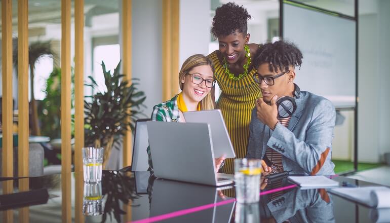 文章  AI agents in the workplace: 3 ways Gemini Enterprise acts as your workplace “do-engine” 图像