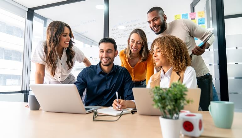 文章 AI agents won’t replace your team. They’ll unleash it 图像