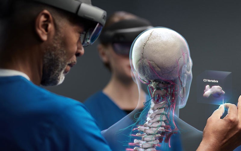 microsoft-hololens-2-healthcare-lifestyle